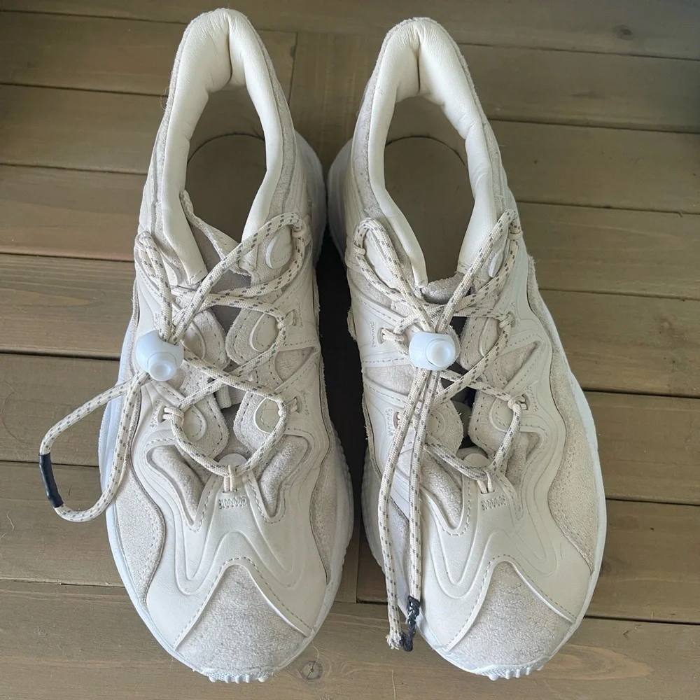 ADIDAS OZWEEGO BEIGE SIZE W7 - Picture 5 of 8
